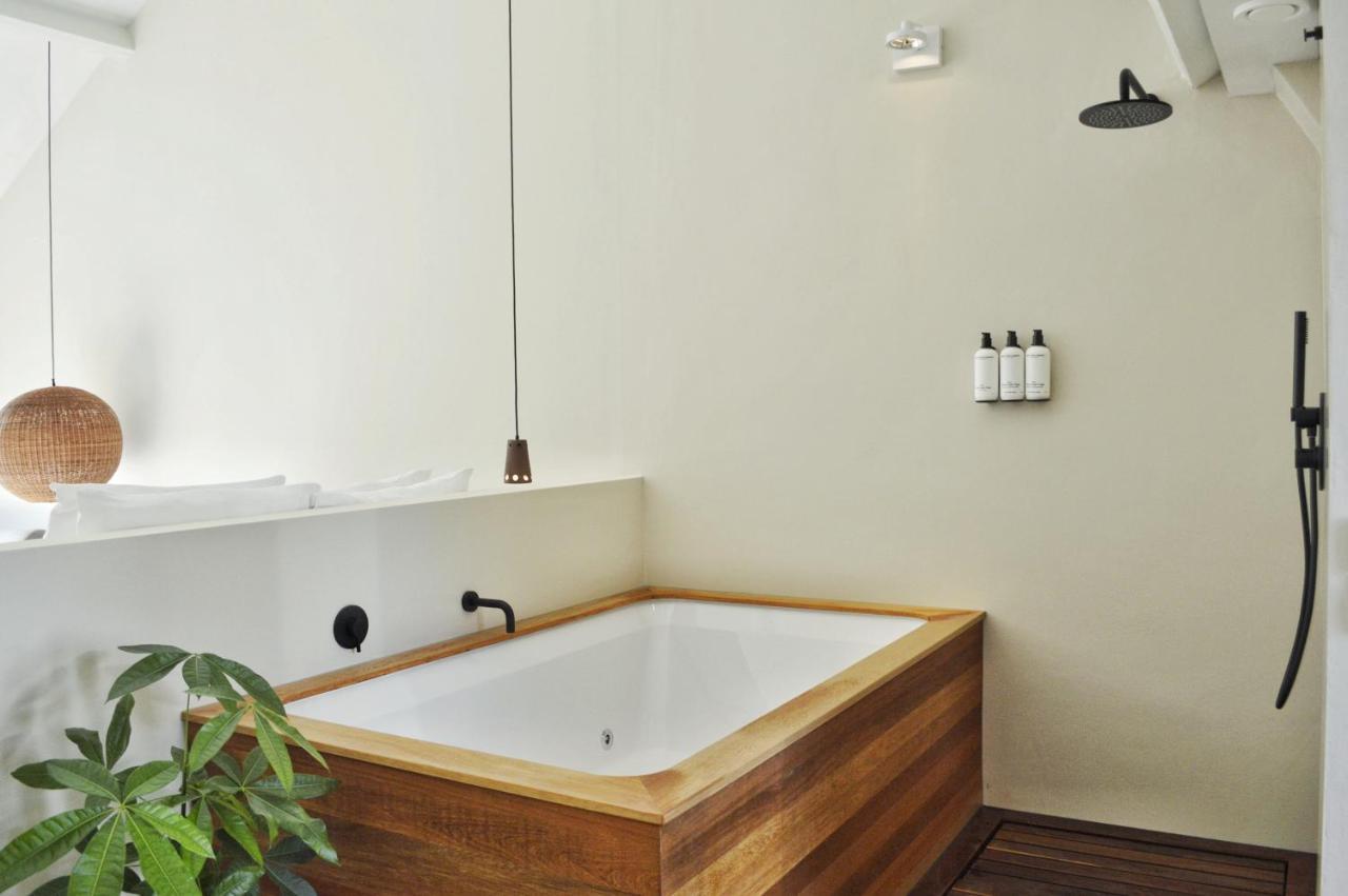 Van Heeckeren Apartments & Suites Nes Nes  Εξωτερικό φωτογραφία